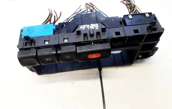 Opel Vectra B Hazard light switch ZF201