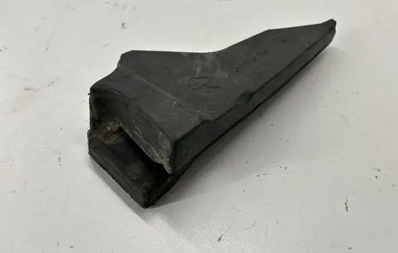 Jeep Compass Fender foam support/seal 68242143AA