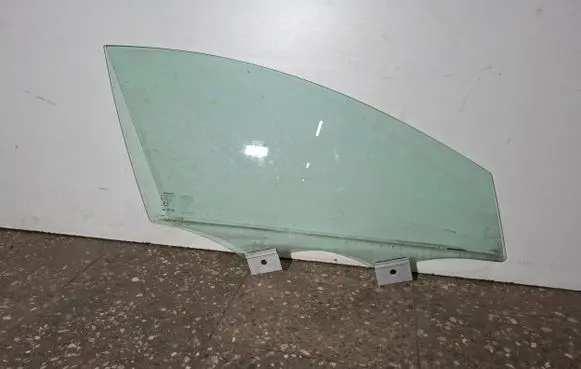 Volvo V60 Front door window glass four-door 43R00043 E000186
