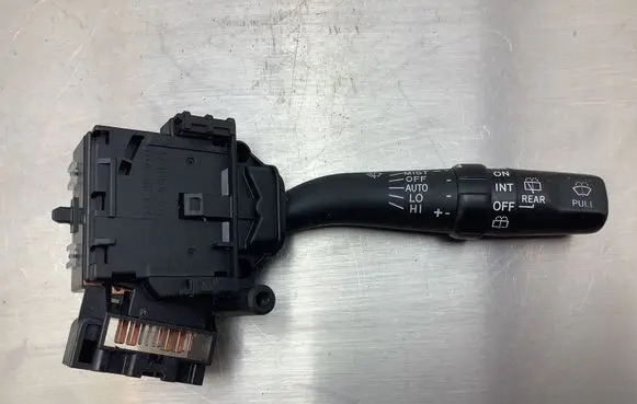 Toyota Corolla Verso AR10 Wiper control stalk 173654