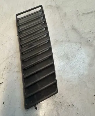 Volkswagen Transporter - Caravelle T3 Front bumper upper radiator grill 251853682
