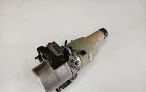 Volvo V50 Power steering pump 5N513K514CC