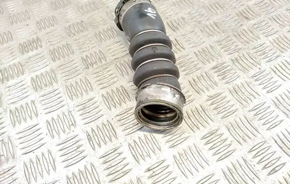 BMW 1 E81 E87 Intercooler hose/pipe 7797480