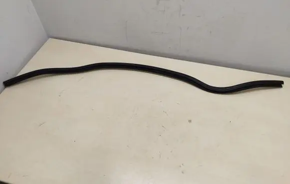 Porsche Cayenne (92A) Engine compartment rubber 7P5823727B