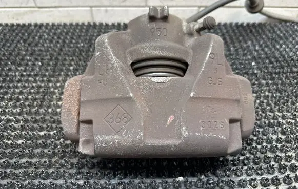 Renault Captur Front brake caliper