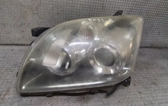 Toyota Avensis T250 Headlight/headlamp E411331