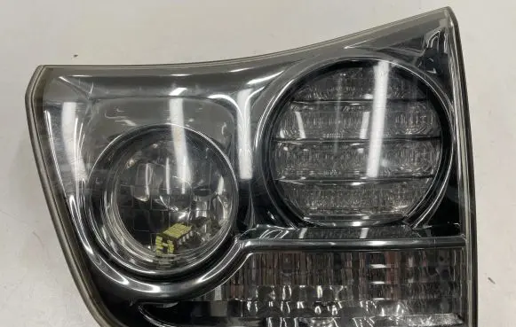 Lexus RX 330 - 350 - 400H Tailgate rear/tail lights