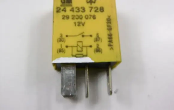 Opel Zafira A Other relay 24433728