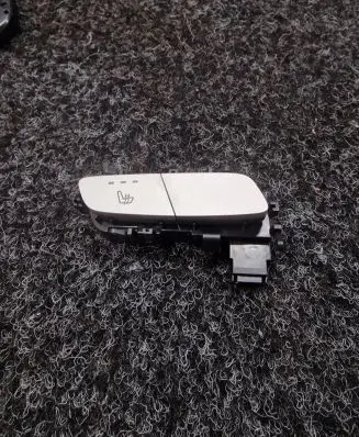 Mercedes-Benz E W213 Seat heating switch A2139050204