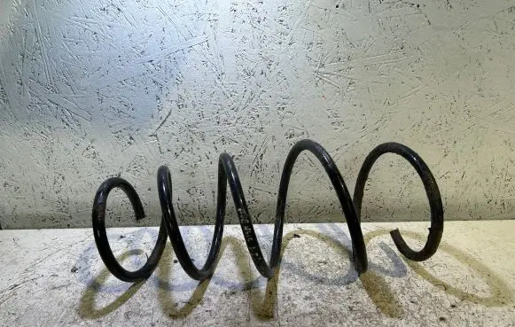 Toyota Avensis T250 Front coil spring