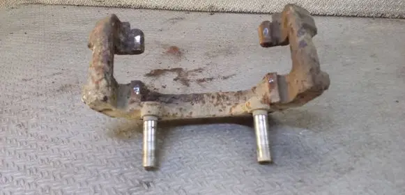 Mercedes-Benz E W210 Front Brake Caliper Pad/Carrier 