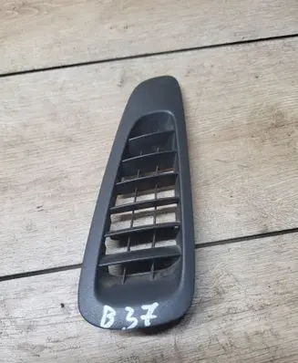 Mercedes-Benz Vito Viano W639 Dashboard air vent grill cover trim A6398310160