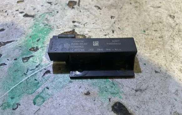 Dodge Challenger Keyless system antenna 68068148AA 64469T 01890