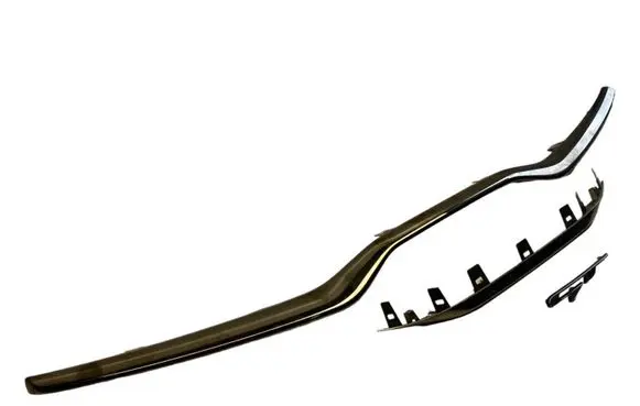 Front bumper splitter molding