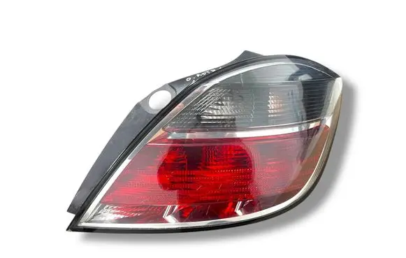Opel Astra H Rear/tail lights 13222325