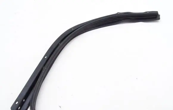 Isuzu N Series Front door rubber seal