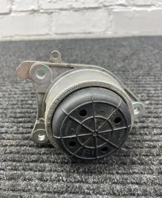 Alfa Romeo Stelvio Engine mount bracket 00505357860