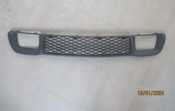 Jeep Grand Cherokee Front bumper lower grill 365605 68143102AC 68143101AB