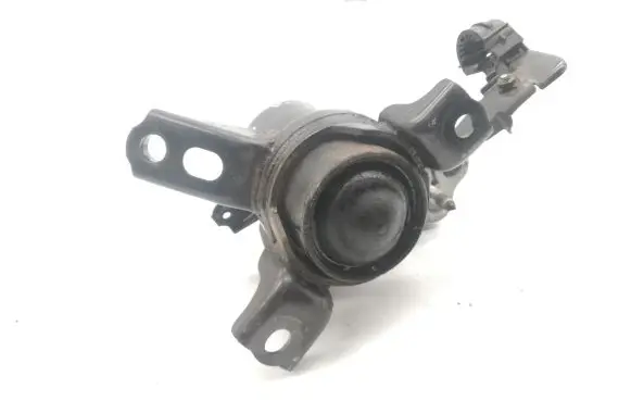 Toyota Avensis T270 Engine mount bracket