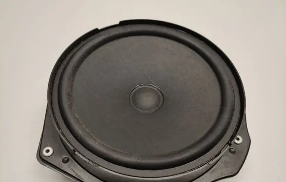 Mercedes-Benz E C207 W207 Panel speaker A2048201902