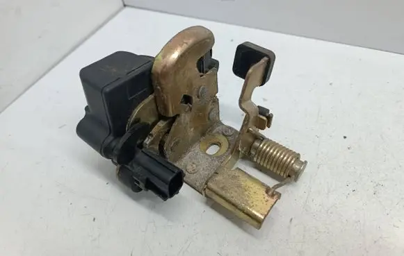Loading door lock