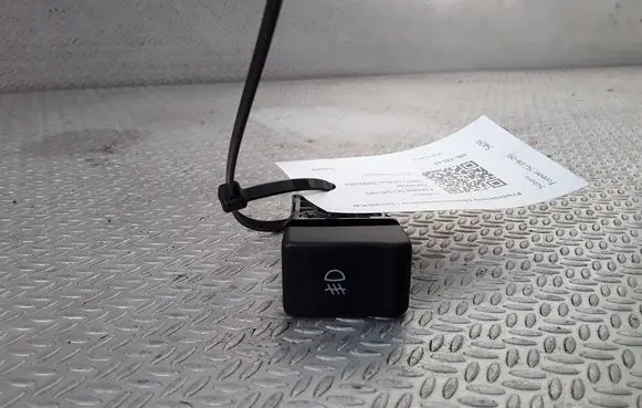 Fog light switch