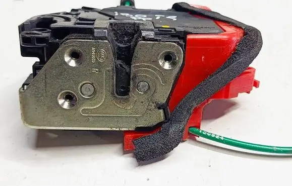 Hyundai i30 Front door lock 81320A6120T9 81320A6120