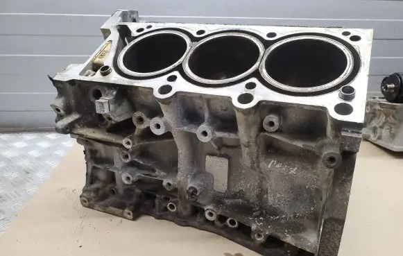 Chrysler Pacifica Engine block P68166583AC 68166583AC