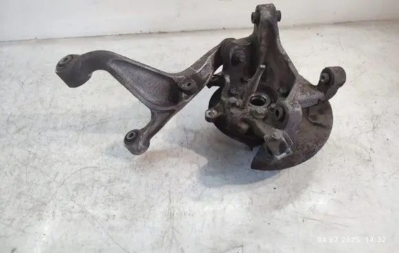 Infiniti Q50 Rear wheel hub