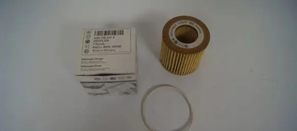 Volkswagen Polo V 6R Oil filter cover 03D198819A