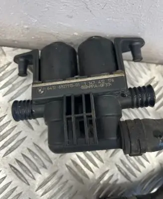 BMW 5 E60 E61 Coolant heater control valve 6927915