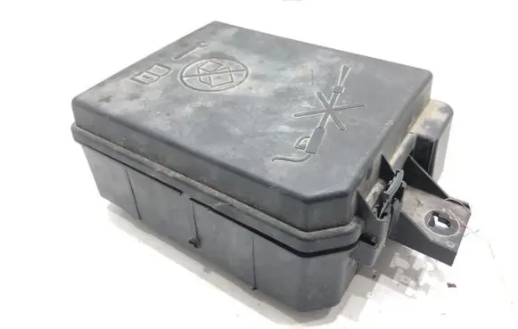 Opel Corsa E Fuse box set 39117552