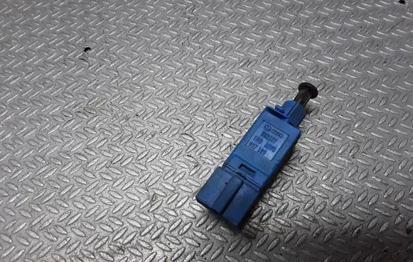 Volkswagen Transporter - Caravelle T4 Brake pedal sensor switch 927189A