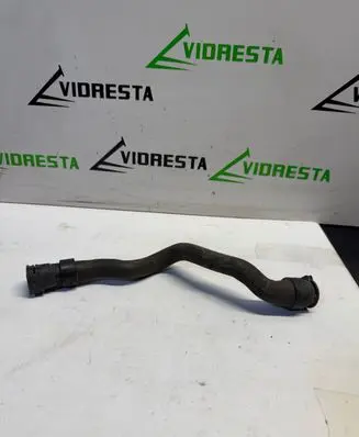 Coolant pipe/hose