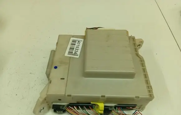 Lexus IS 220D-250-350 Fuse box set 8273053020