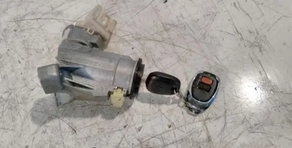 Toyota Yaris Ignition lock N0502241256B 06898B0511 19A481AA