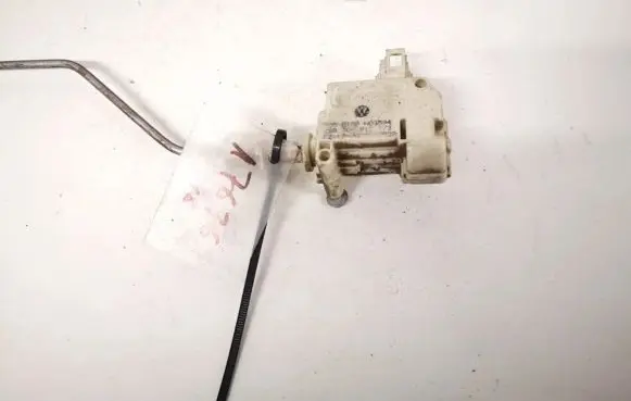 Volkswagen PASSAT B6 Central locking motor 3c0810773