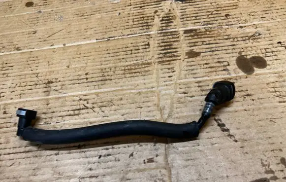 Cadillac Escalade Air intake hose/pipe 