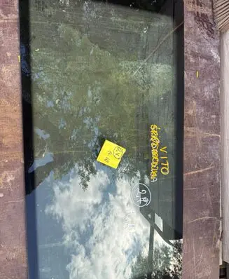 Mercedes-Benz Vito Viano W639 Rear windscreen/windshield window 43R001103