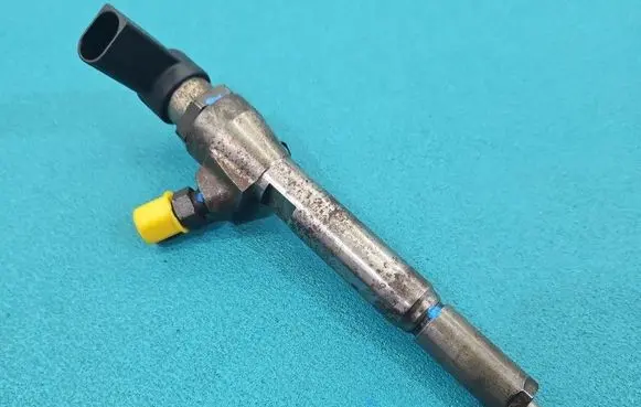 Renault Megane III Fuel injector 8200294788 IMPRK1548171