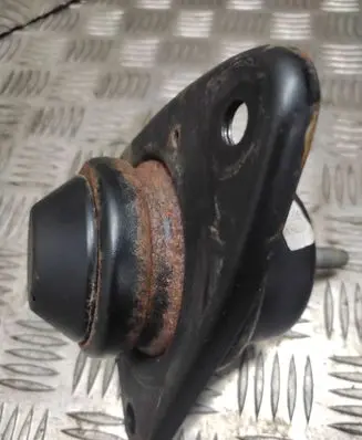 KIA Ceed Engine mount bracket