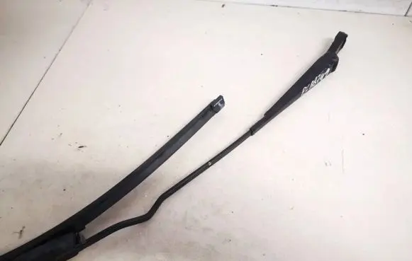 Volkswagen PASSAT B4 Front wiper blade arm 3a1955410