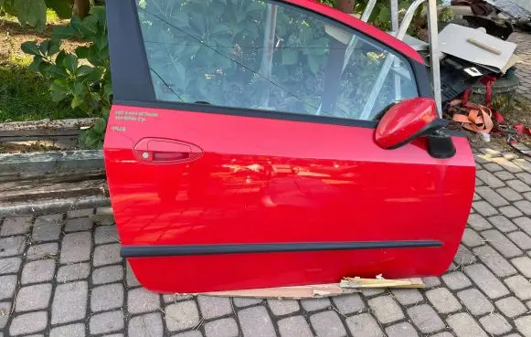 Fiat Grande Punto Front door S2410F057