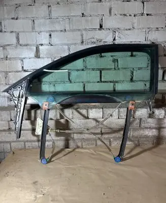 Audi A3 S3 8P Front door window/glass frame 8P383762903