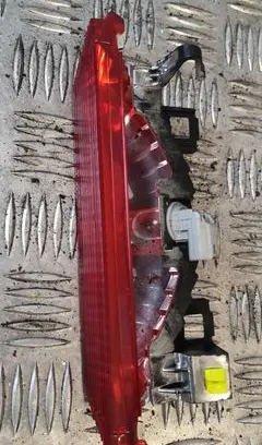 Toyota Yaris Third/center stoplight 52023