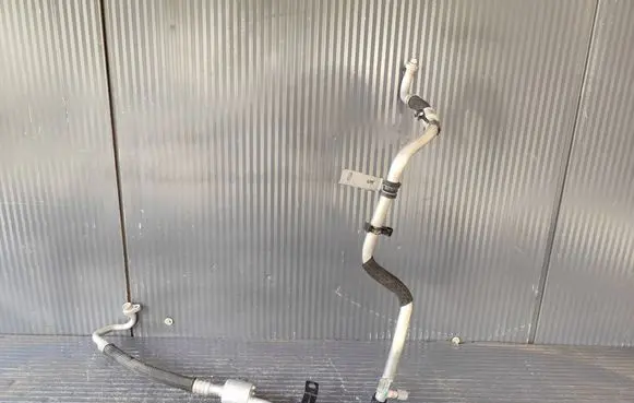Peugeot 2008 II Air conditioning (A/C) pipe/hose 9833241980