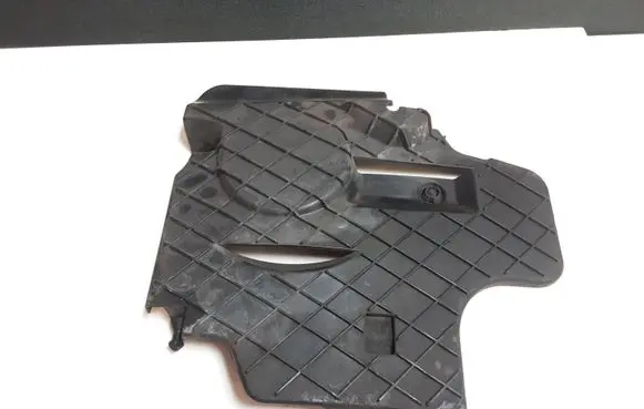 Mercedes-Benz C W204 Timing belt guard (cover) A6510100175 BBP198402