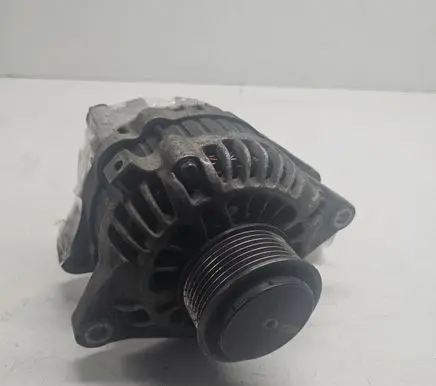 KIA Sorento Generator/alternator 373004A112