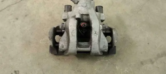 Mercedes-Benz E W212 Rear brake caliper A2124230181