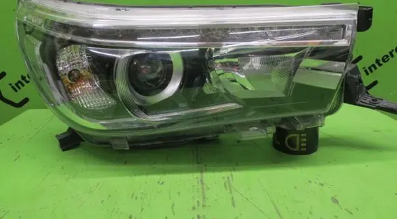 Toyota Hilux (AN120, AN130) Headlight/headlamp